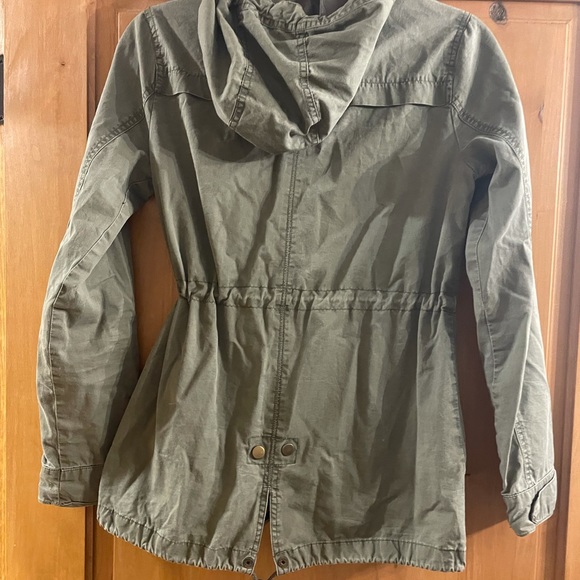 Light weight army green jacket - Picture 2 of 3